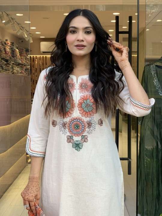 Women's Cotton Ethnic Set with Kurta, Palazzo & Dupatta(M) - Image 4